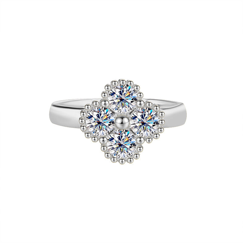 Clovera Moissanite Ring