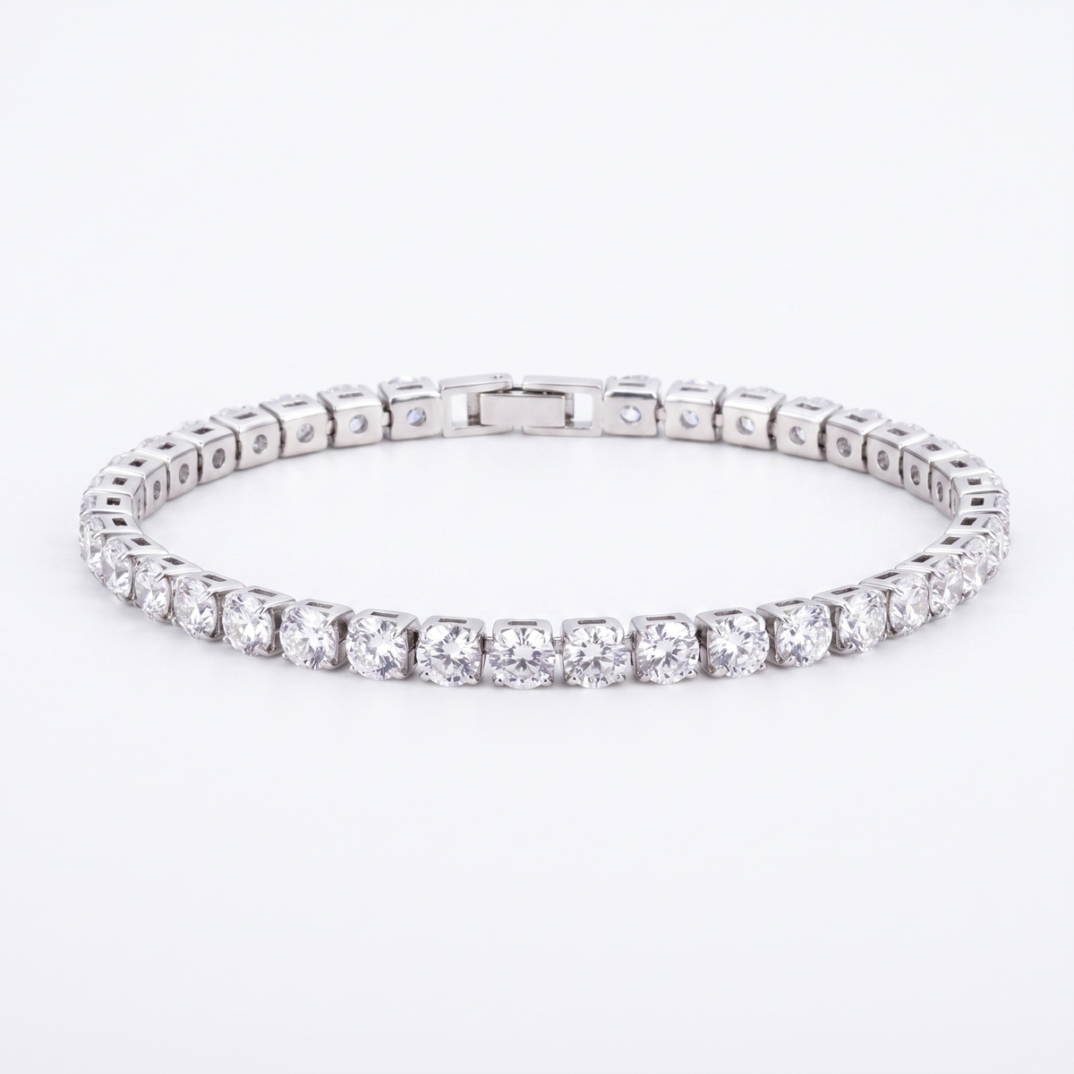 Virel Moissanite Chain - product shot on white background